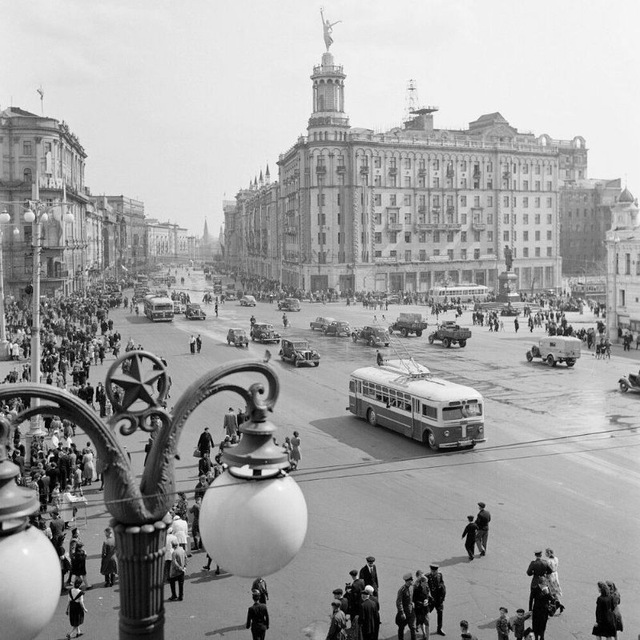 Размещение интеграции в Telegram. Логотип Телеграм канала "Старые фото Москвы" Размещение интеграции в Telegram. Логотип Телеграм канала @old_photo_msk